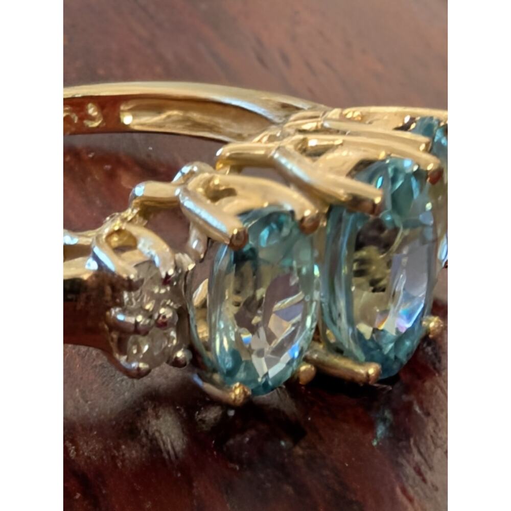 14K YELLOW GOLD Ring Size 6.75 With 3 Oval Aquamarine & 4 TINY DIAMOND Stones - Picture 4 of 9